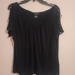 Jennifer Lopez lattice sleeve tee